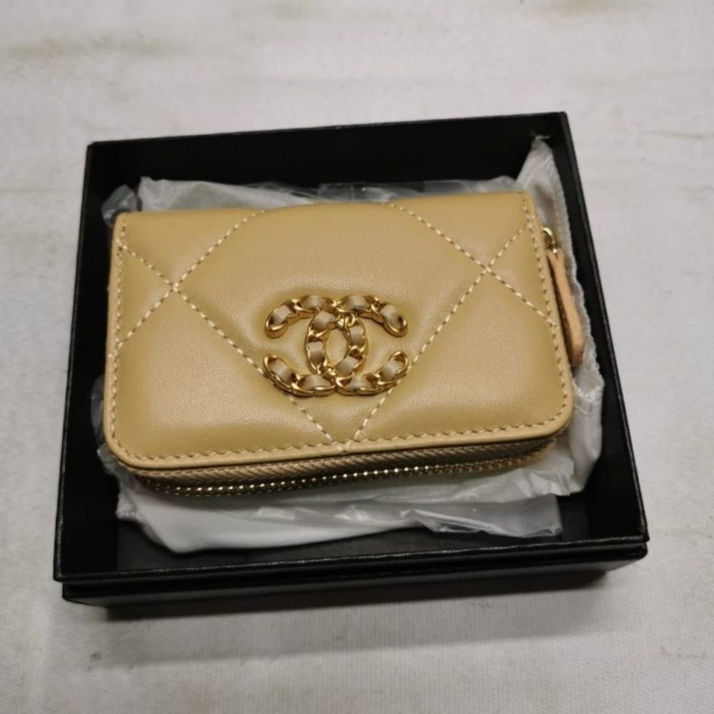 Chanel 19 Card Holder With Zipper Leather Beige Wallet