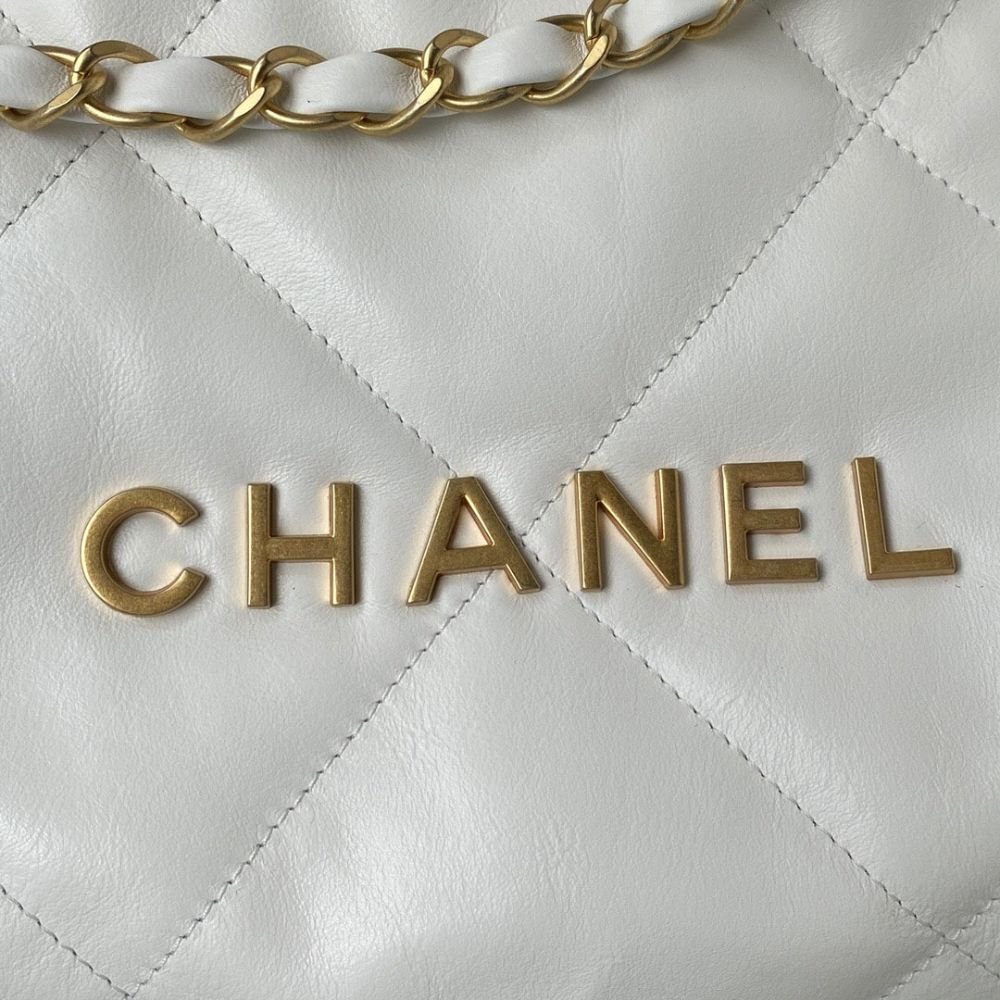 Chanel 22 Maxi Handbag White 42Cm AS3261