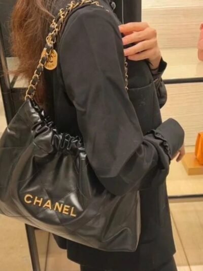 Chanel 22 Medium East West Bag Leather Black 39Cm