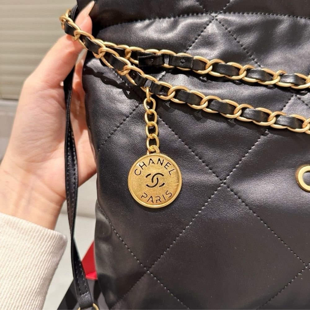 Chanel 22 Medium East West Bag Leather Black 39Cm