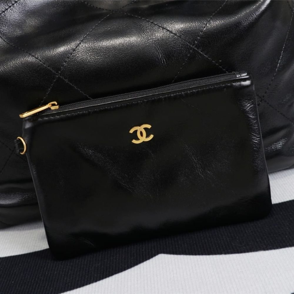 Chanel 22 Medium Handbag Black With Gold Tone Metal 39Cm AS3261 B19059 94305