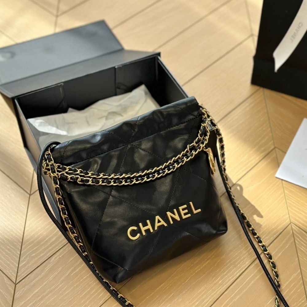 Chanel 22 Mini Bag Shiny Leather Black 22cm AS3980 B08037 94305