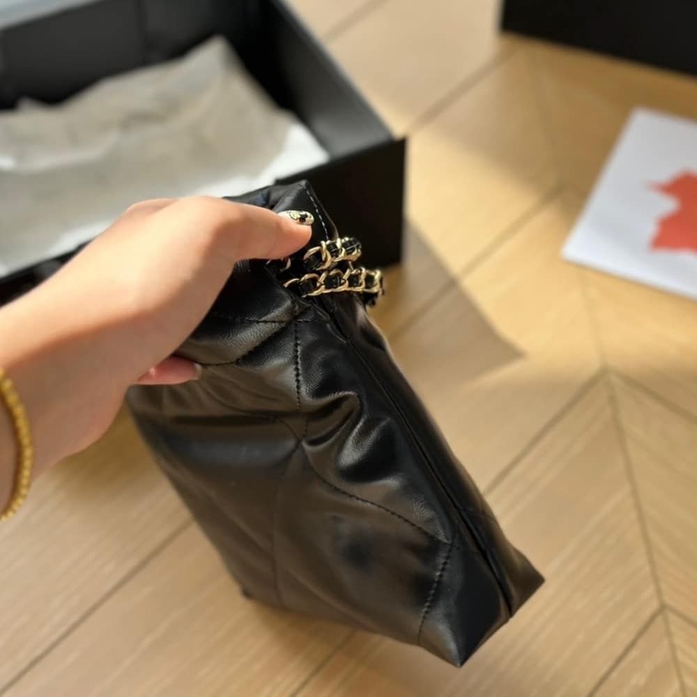Chanel 22 Mini Bag Shiny Leather Black 22cm AS3980 B08037 94305