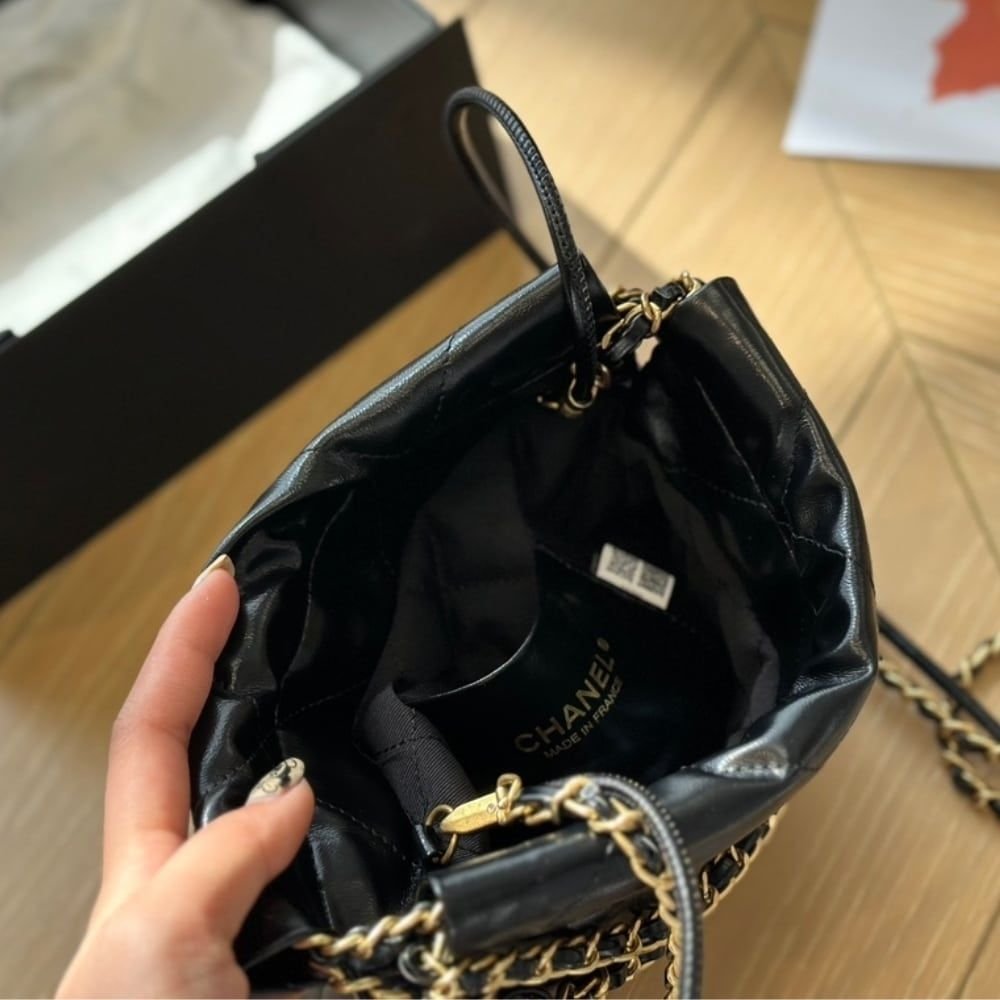 Chanel 22 Mini Bag Shiny Leather Black 22cm AS3980 B08037 94305
