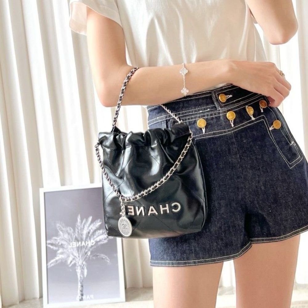Chanel 22 Mini Handbag Black 22Cm