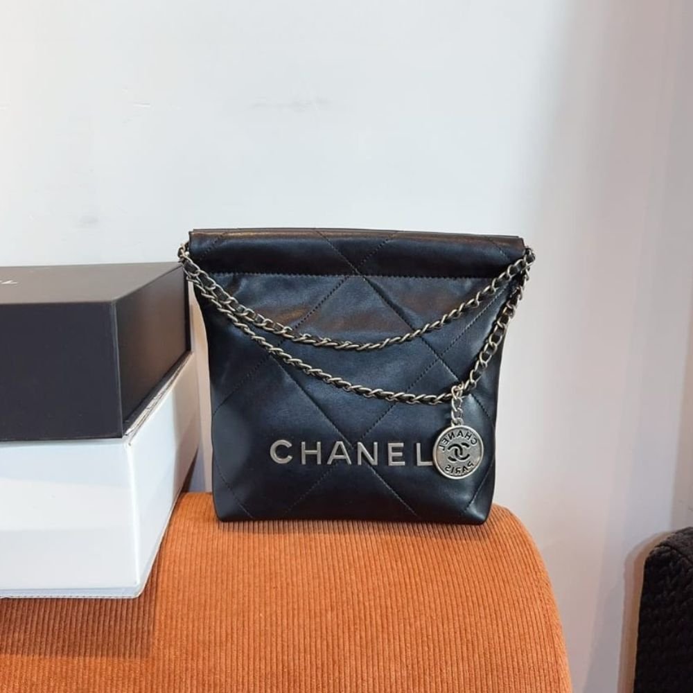 Chanel 22 Mini Handbag Black 22Cm