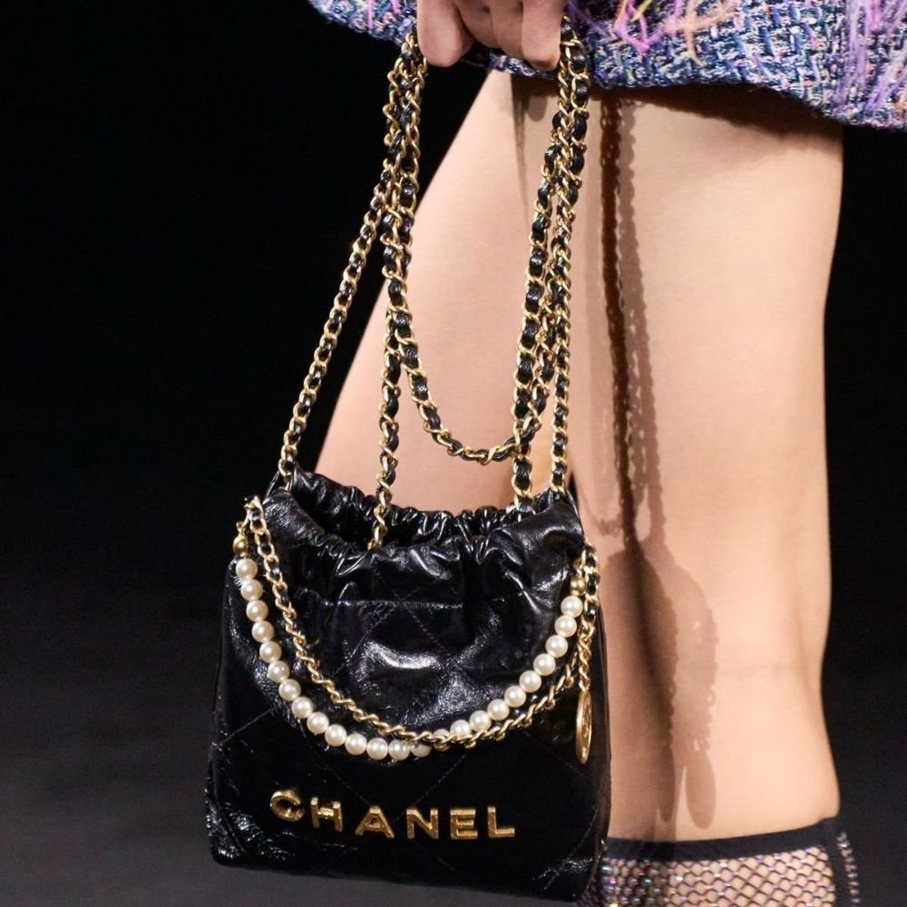 Chanel 22 Mini Handbag Shiny Crystal Pearls Gold Tone Metal Black 22Cm AS3980 B10672 94305