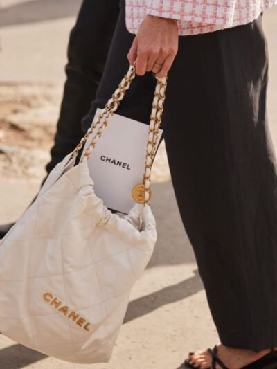 Chanel 22 Small Handbag White 36Cm AS3260 B09859 10601