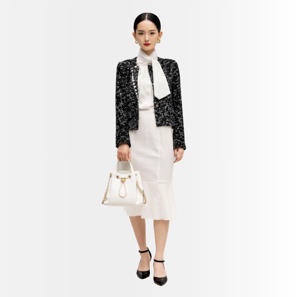 Chanel 25 Medium Size Backpack Grain Effect And Gold Metal White 23Cm AS5600 B20304 10601