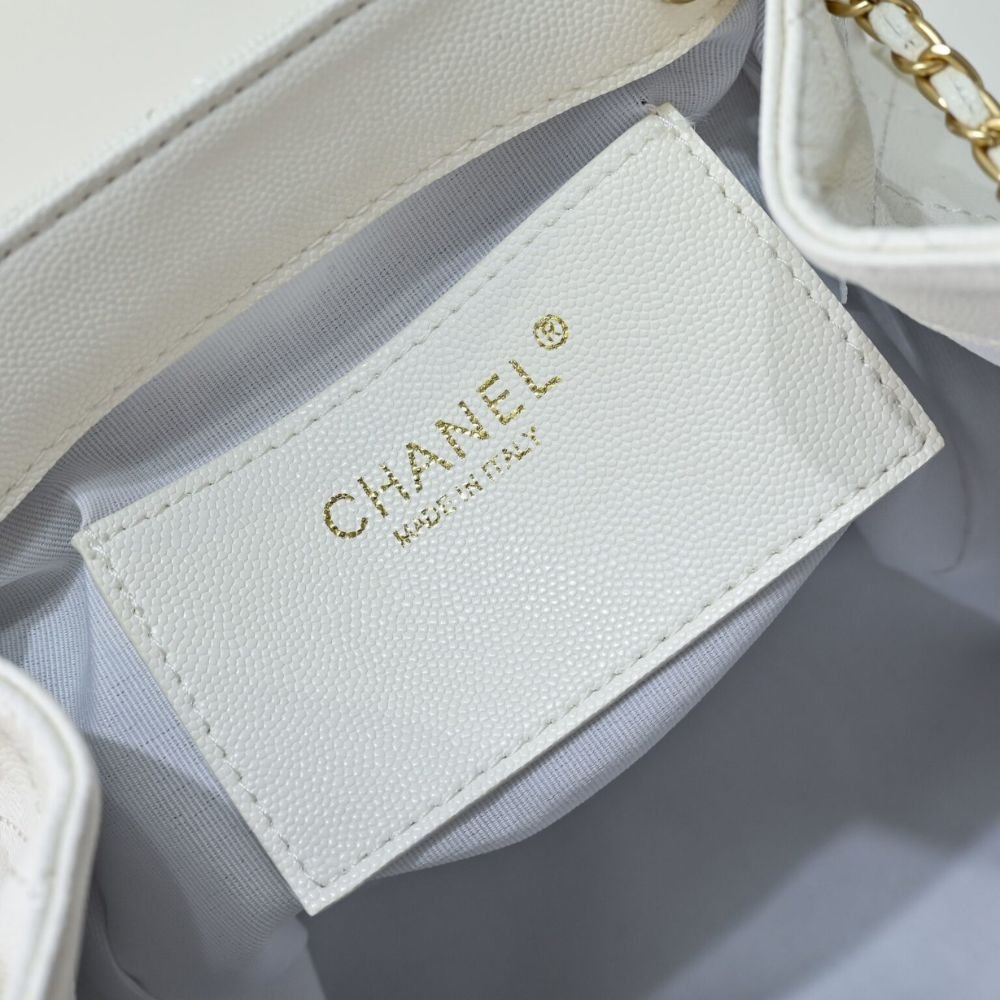 Chanel 25 Medium Size Backpack Grain Effect And Gold Metal White 23Cm AS5600 B20304 10601