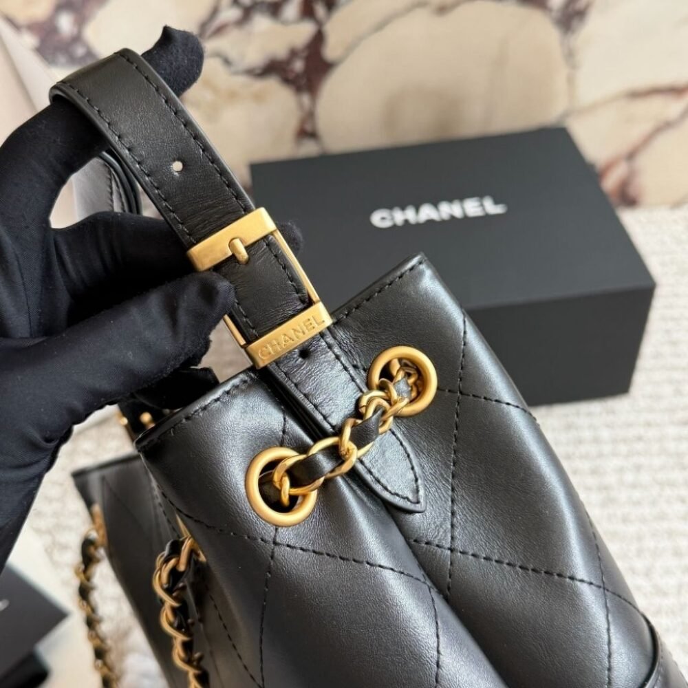 Chanel 25A Hobo Bag Gold Tone Hardware Black 28Cm