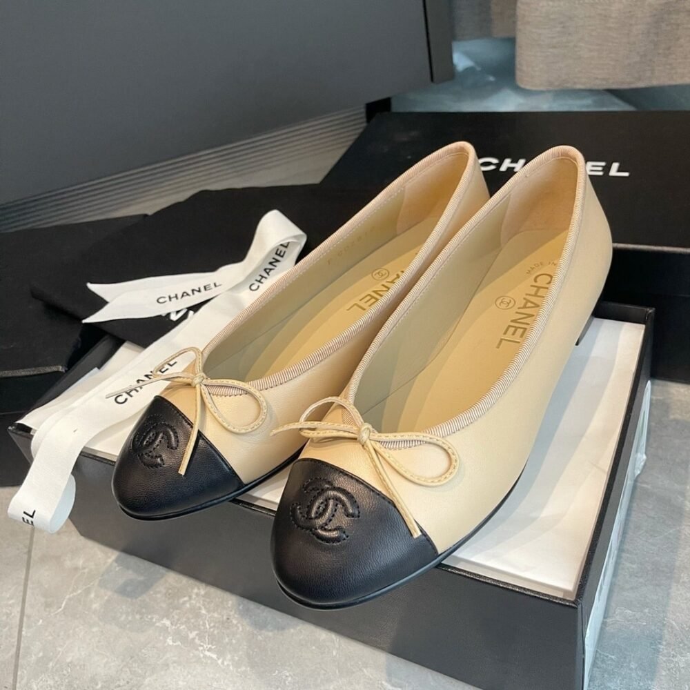 Chanel Ballet Flats Beige Black G02819 X01000 C0204