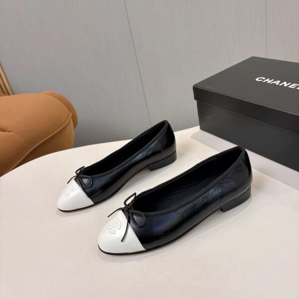 Chanel Ballet Flats Black And White