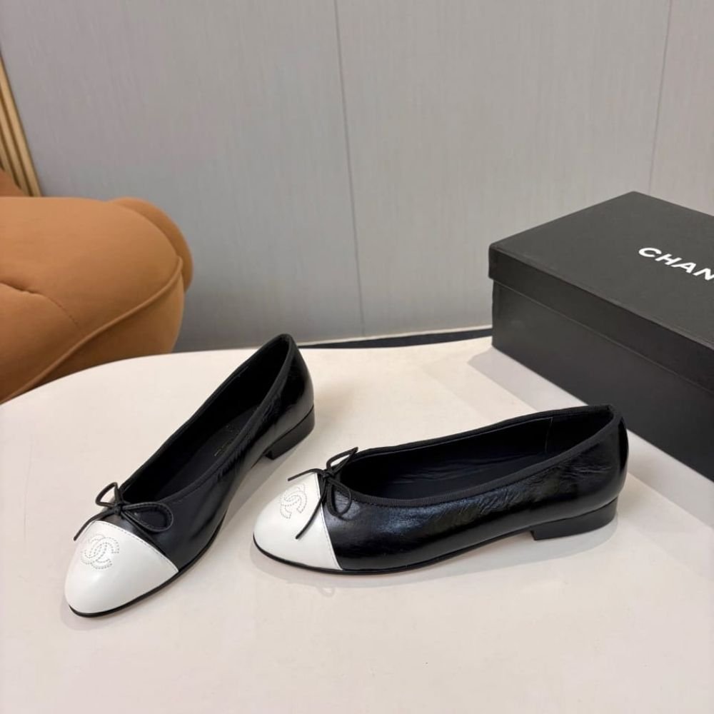Chanel Ballet Flats Black And White