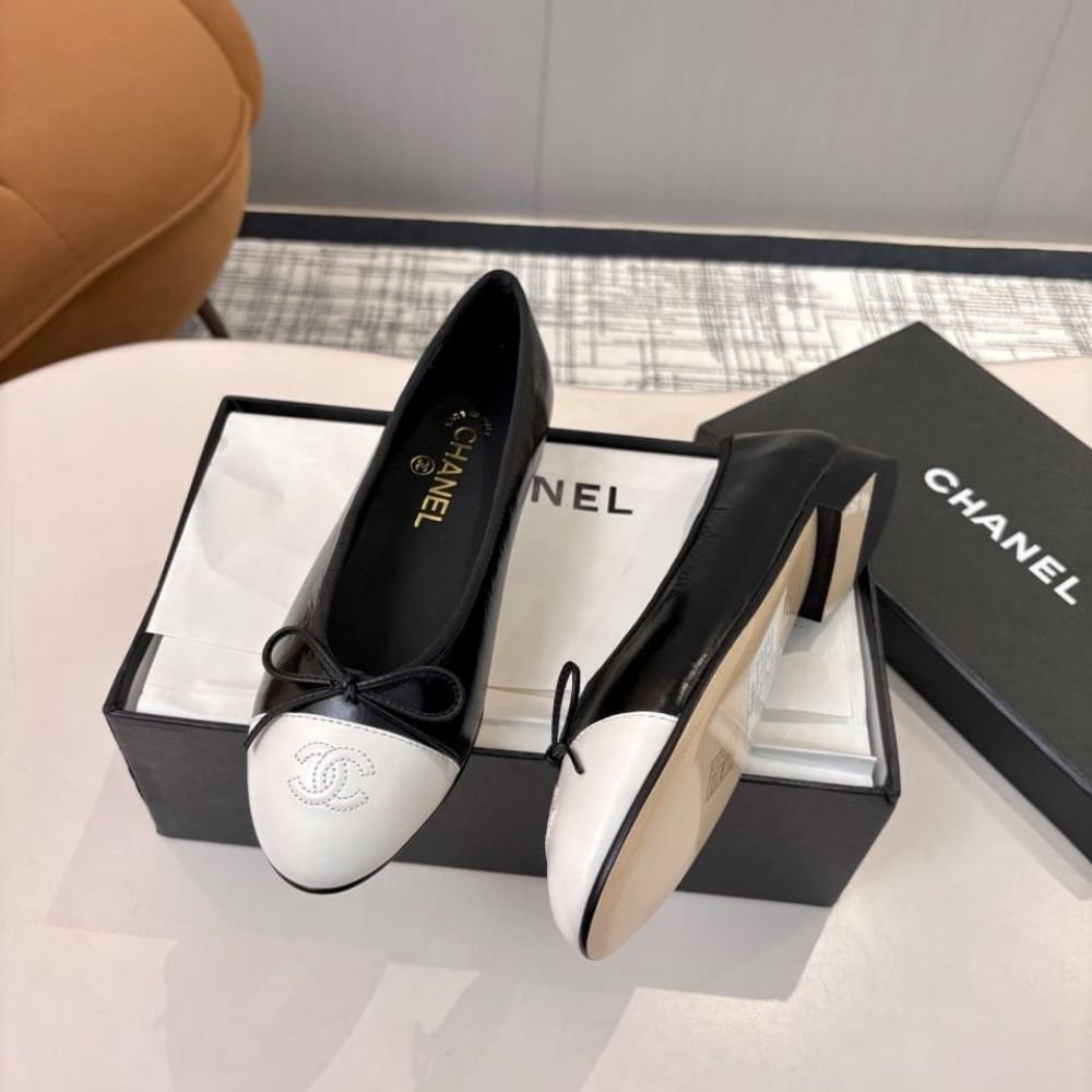 Chanel Ballet Flats Black And White