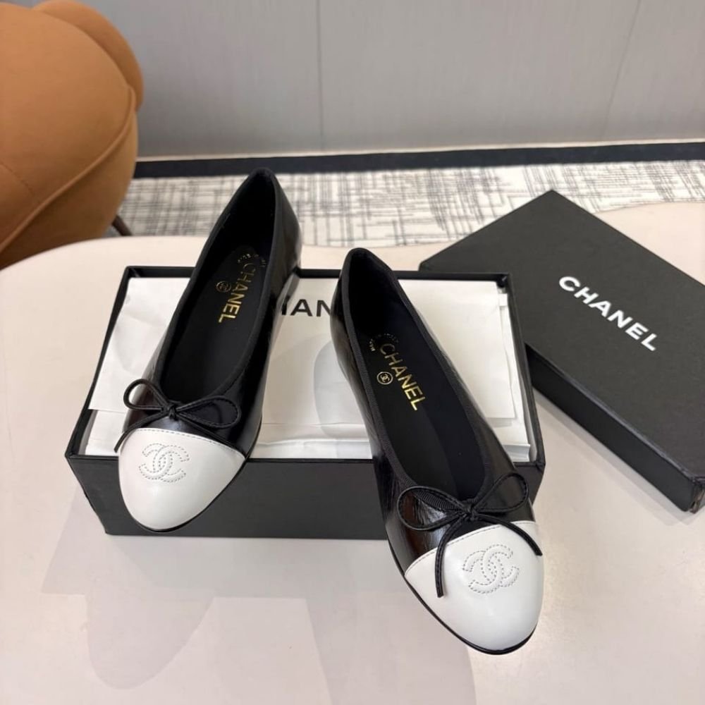 Chanel Ballet Flats Black And White