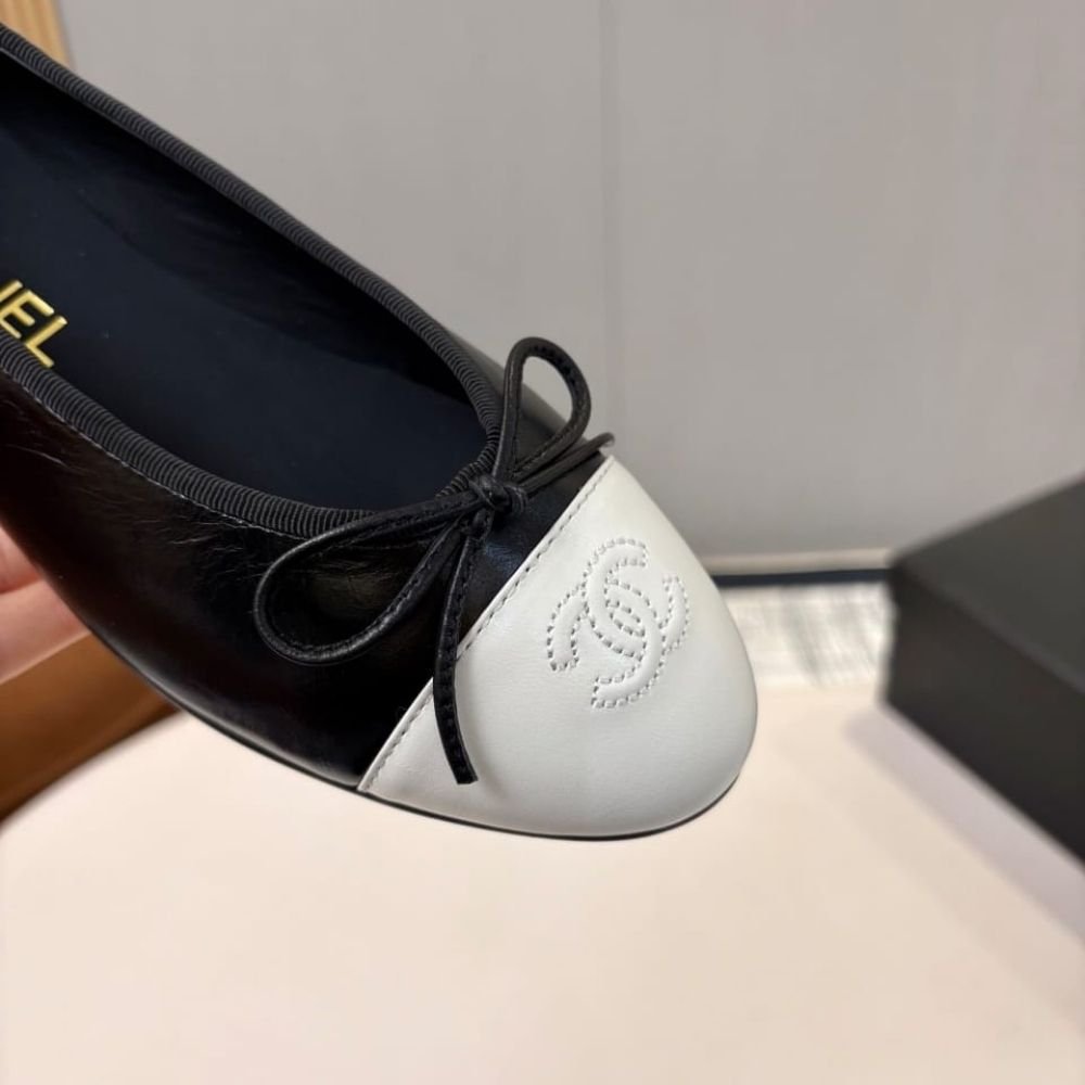 Chanel Ballet Flats Black And White