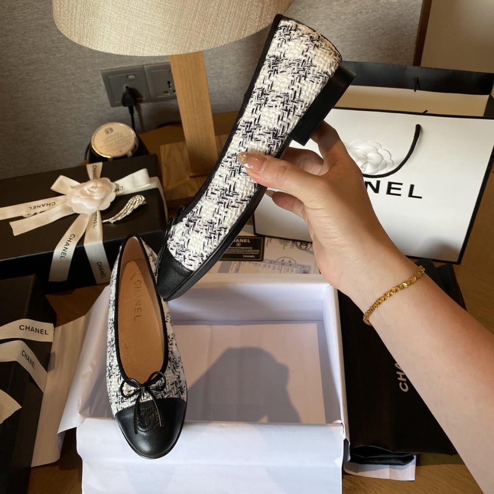 Chanel Ballet Flats Tweed White Black