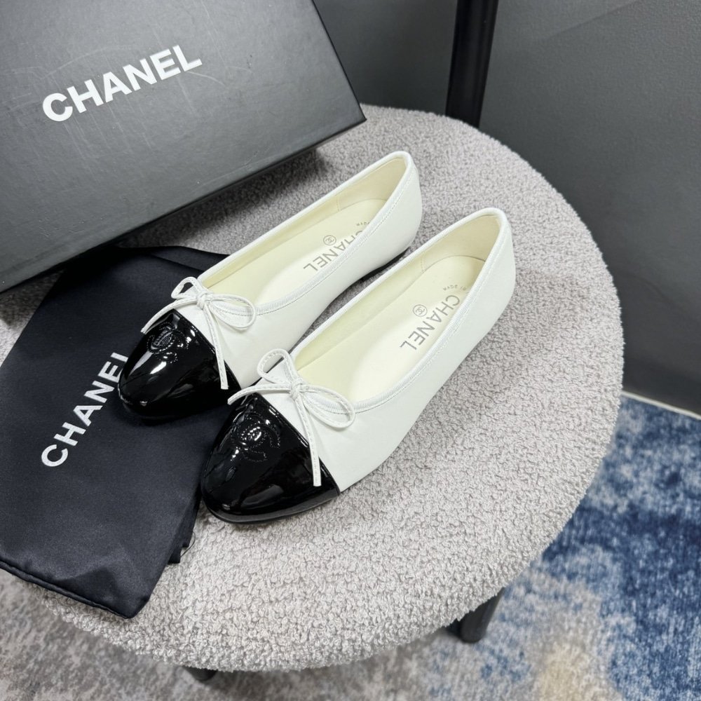 Chanel Ballet Flats White Black