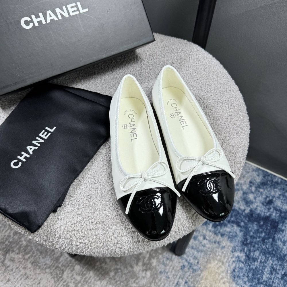 Chanel Ballet Flats White Black
