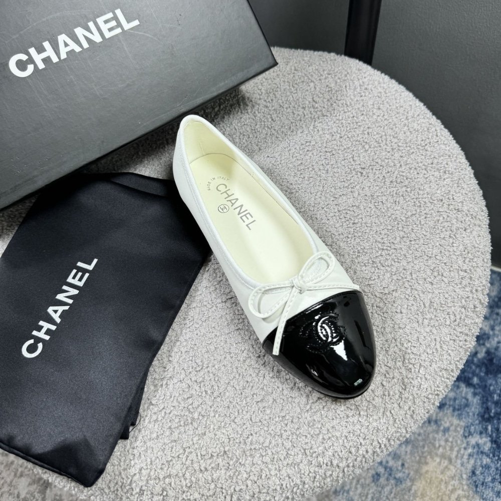 Chanel Ballet Flats White Black