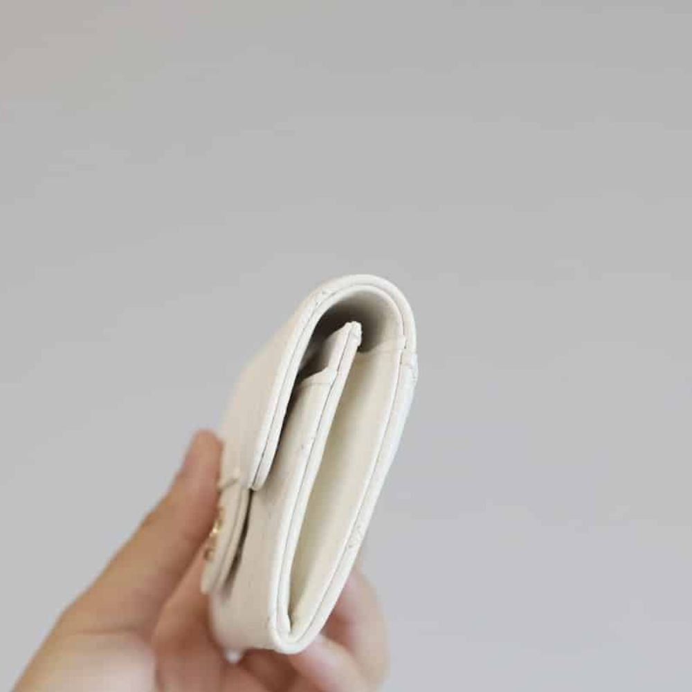 Chanel Classic Card Holder Wallet White 11Cm AP0214 B10583 10601