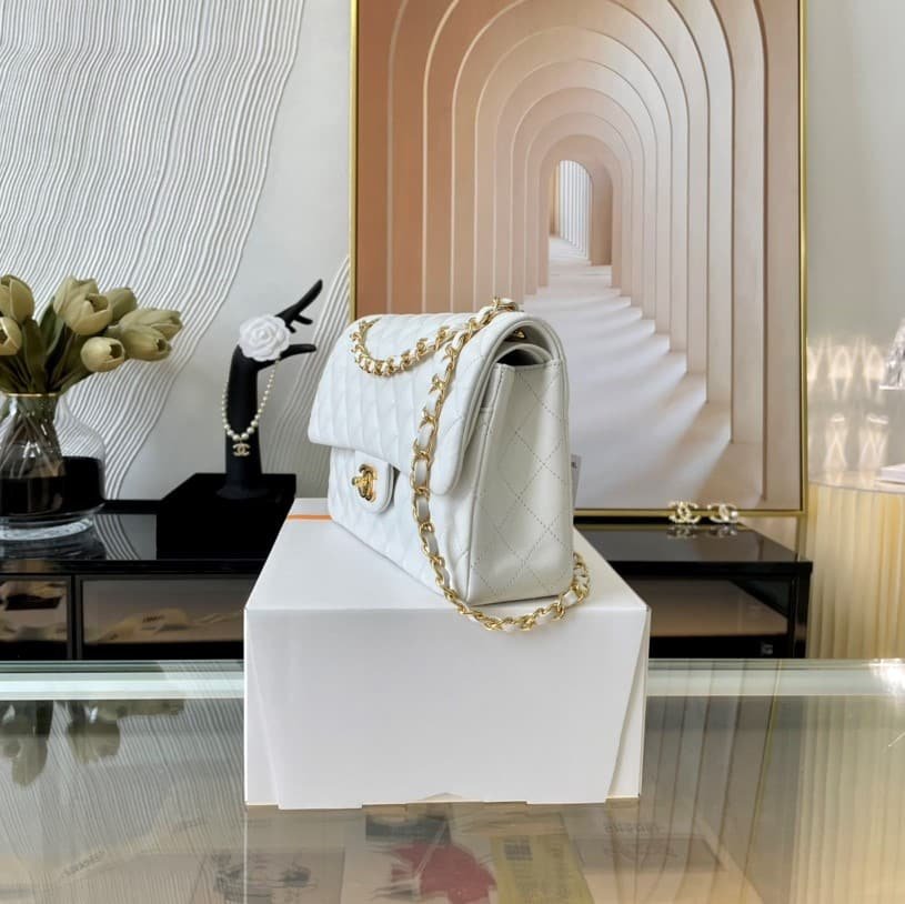 Chanel Classic Medium Handbag White 25Cm A01112