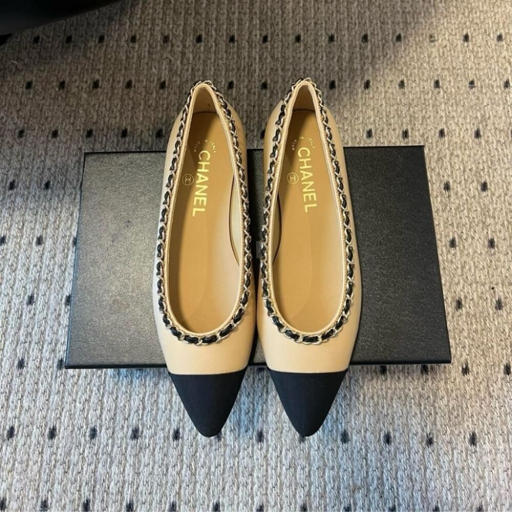 Chanel Leather And Fabric CC Chain Link Ballet Flats Beige And Black