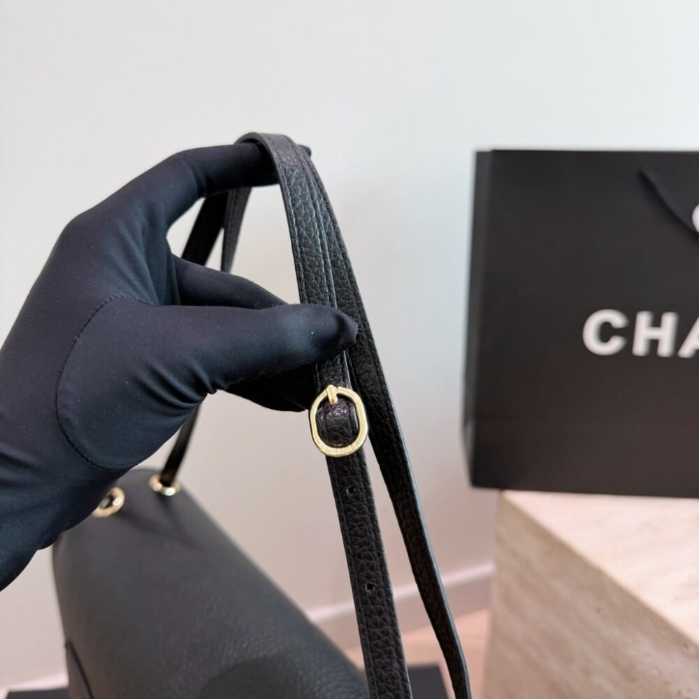 Chanel Maxi Flap Bag Grained Leather Black 38cm