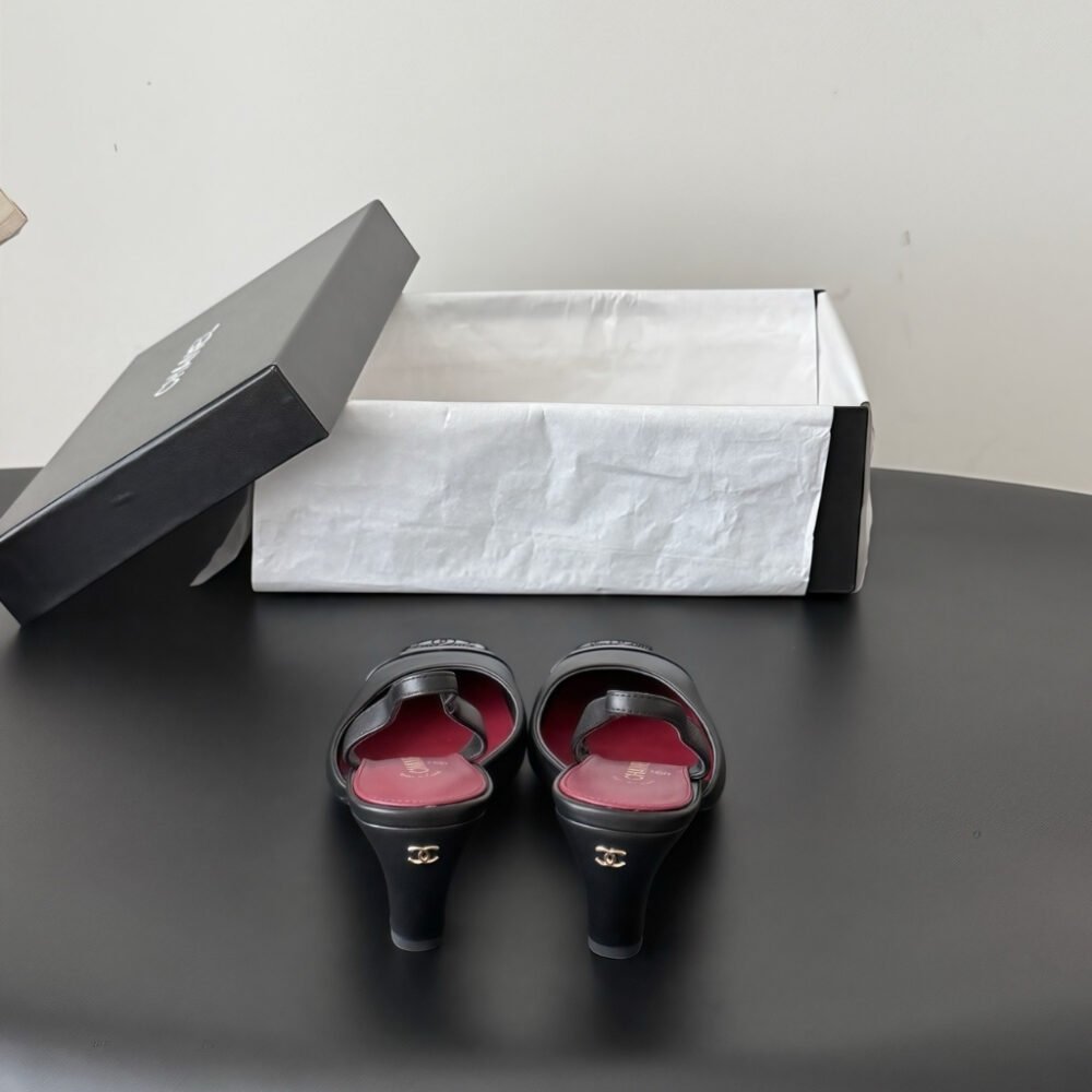 Chanel Slingbacks Smooth And Shiny Leather Black G47515 B25781 94305