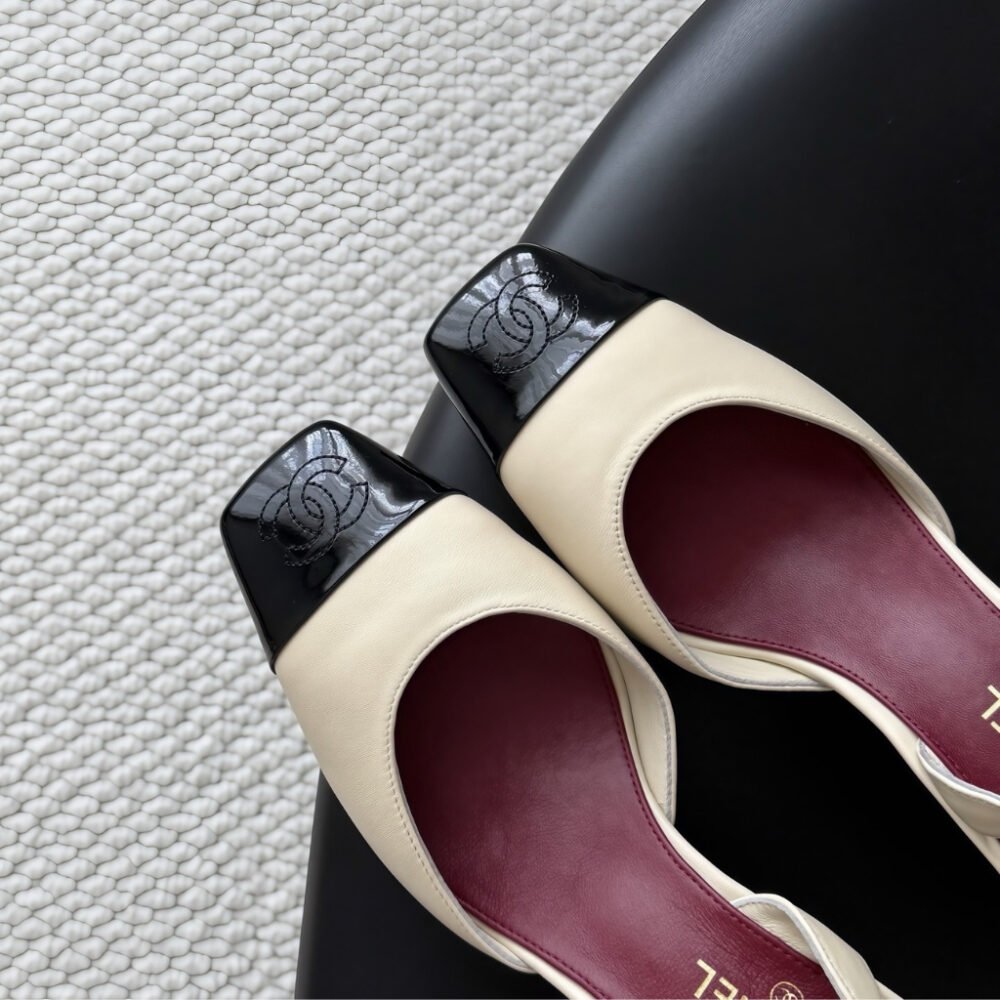 Chanel Slingbacks Smooth And Shiny Leather Ivory Black G47515 B25781 UD079