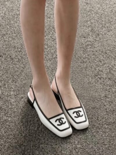 Chanel Slingbacks Smooth And Shiny Leather White Black G47521 B25787 UD085