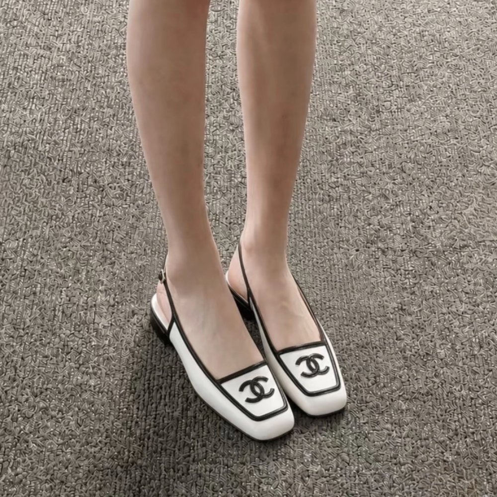 Chanel Slingbacks Smooth And Shiny Leather White Black G47521 B25787 UD085