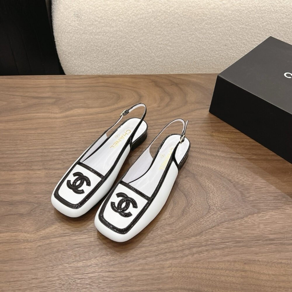 Chanel Slingbacks Smooth And Shiny Leather White Black G47521 B25787 UD085