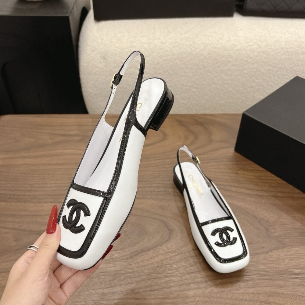 Chanel Slingbacks Smooth And Shiny Leather White Black G47521 B25787 UD085
