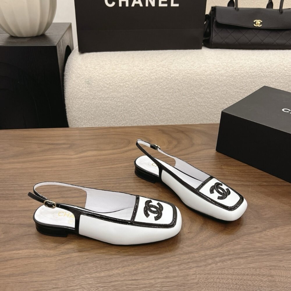 Chanel Slingbacks Smooth And Shiny Leather White Black G47521 B25787 UD085