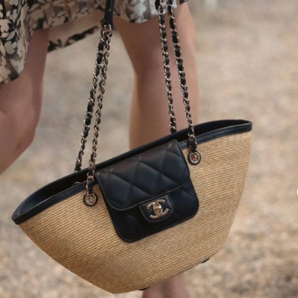 Chanel Small Shopping Bag Braided Straw And Gold Tone Metal Beige 23Cm AS5951 B22647 U6027