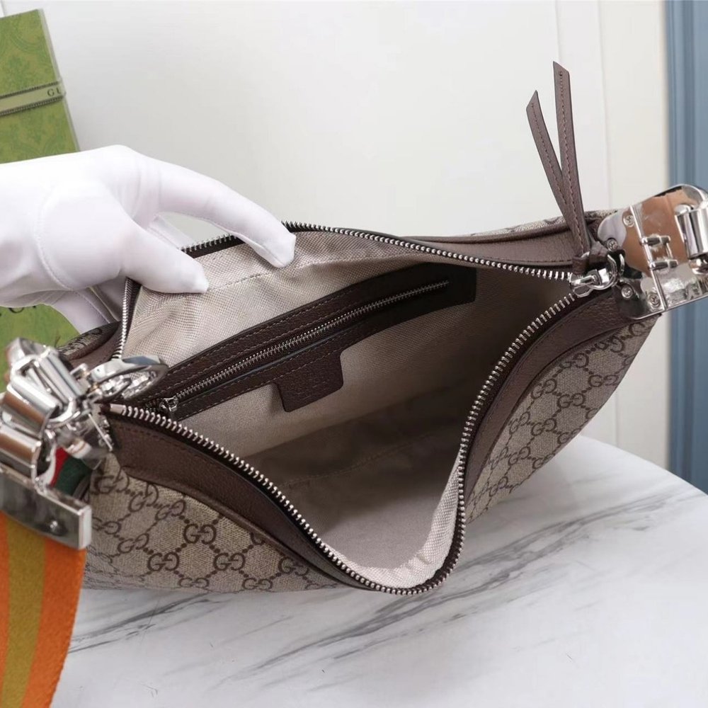 Gucci GG Attache Large Shoulder Bag Beige Ebony 35Cm 702823 96GRN 4091