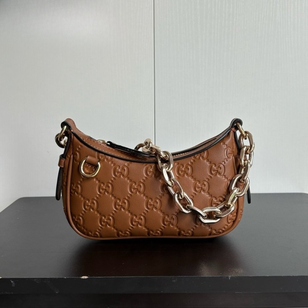 Gucci GG Emblem Mini Shoulder Bag In Brown 19Cm 847091 AAFDV 2718
