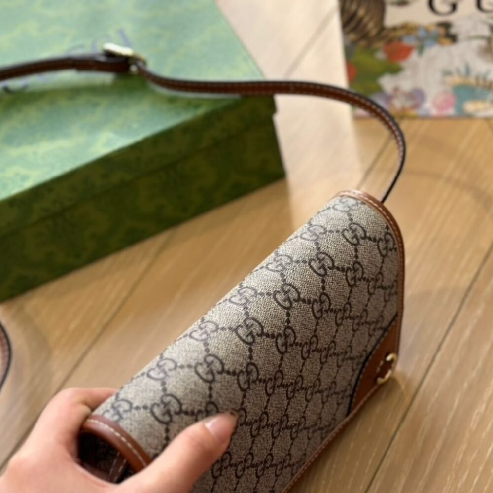 Gucci GG Emblem Small Shoulder Bag Beige 20Cm 820688 FAD6L 9758