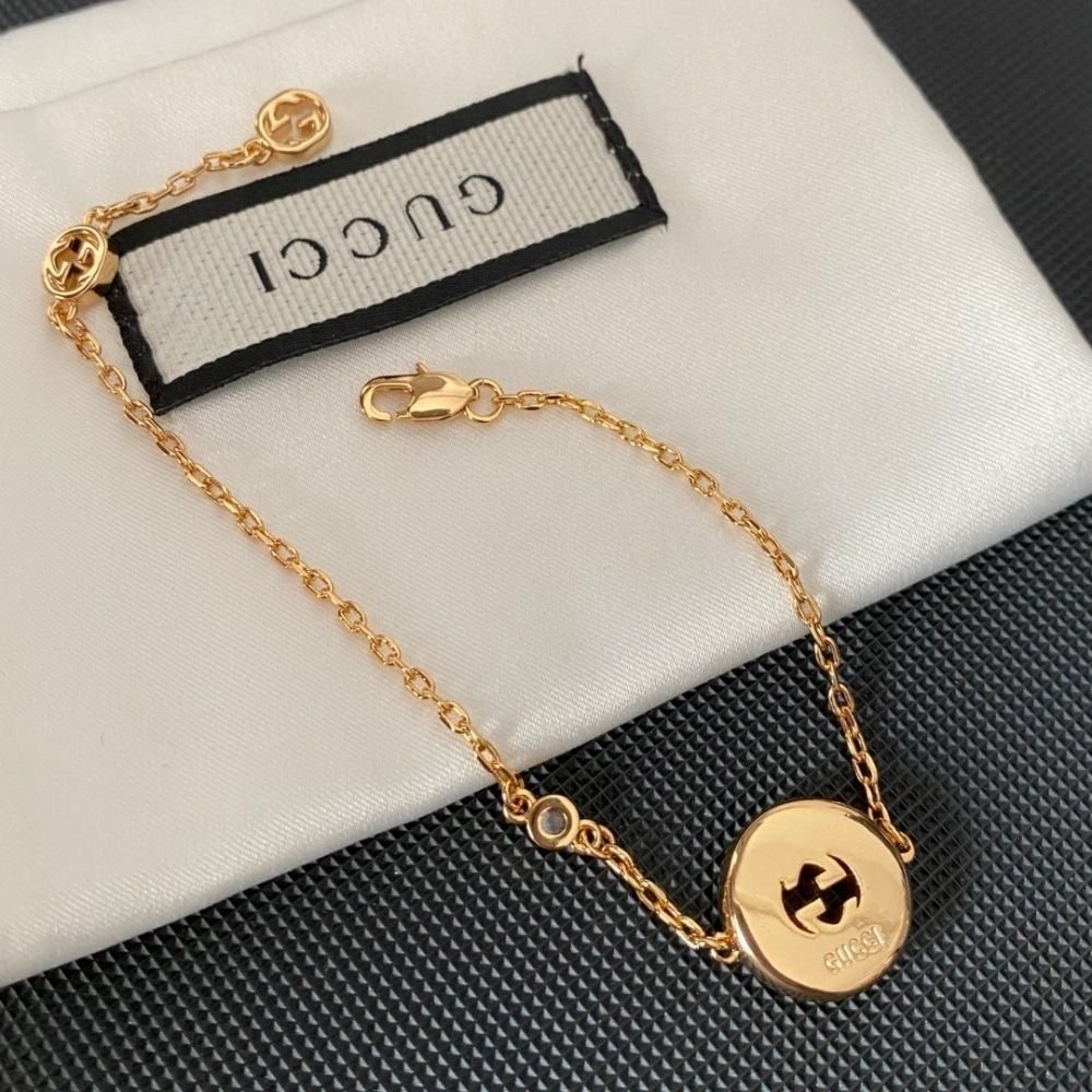 Gucci Interlocking GG Bracelet Gold Tone 786749 J85I0 8070