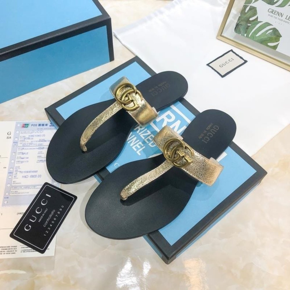 Gucci Thong Sandals With Double G Gold
