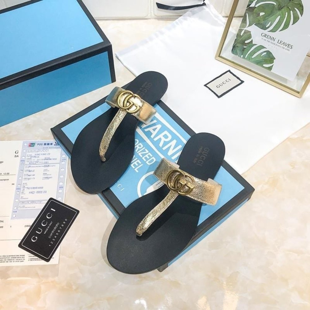 Gucci Thong Sandals With Double G Gold