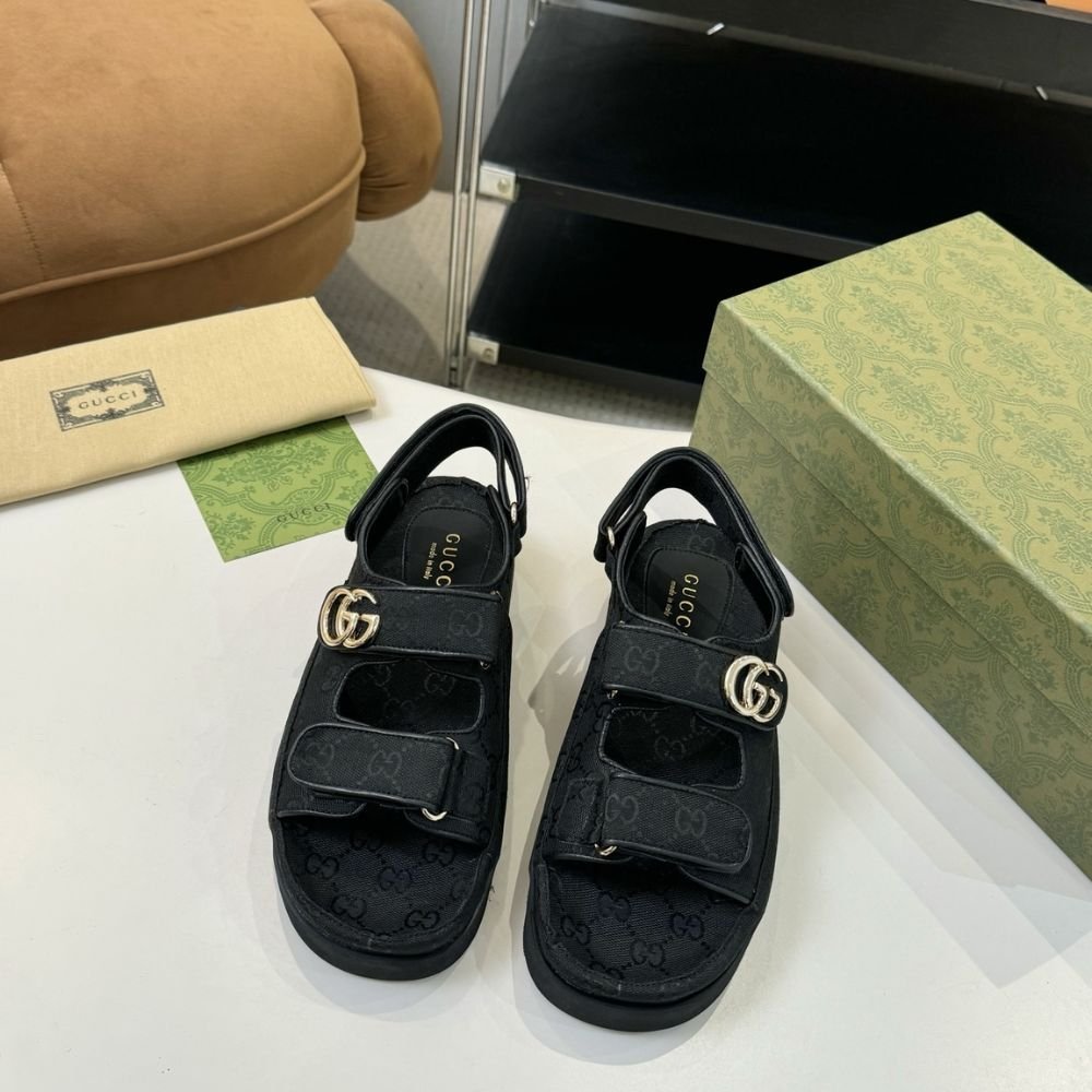 Gucci Women's Sandal With Double G Black