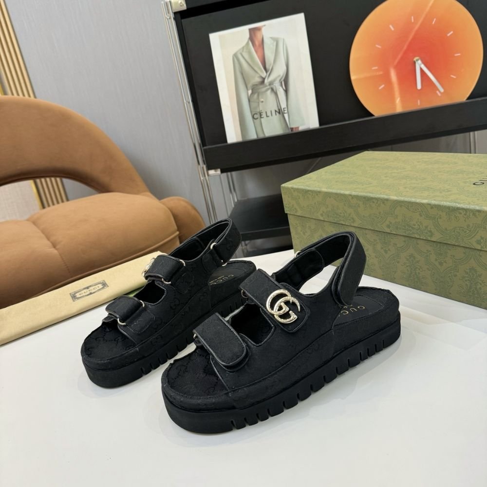 Gucci Women's Sandal With Double G Black
