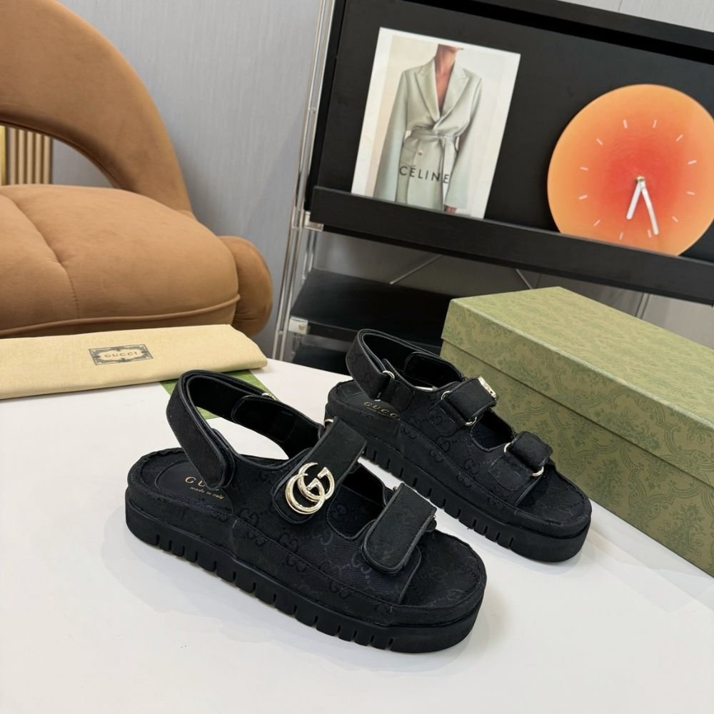 Gucci Women's Sandal With Double G Black