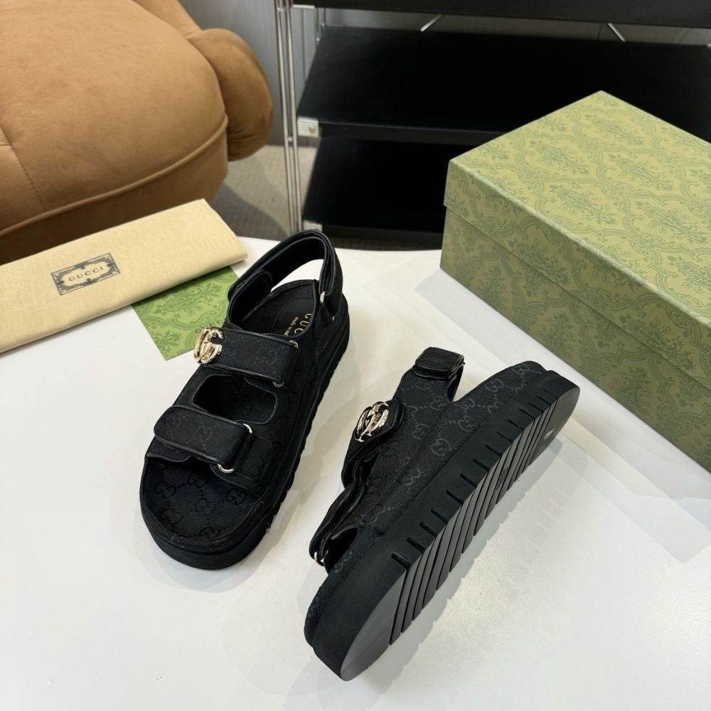 Gucci Women's Sandal With Double G Black