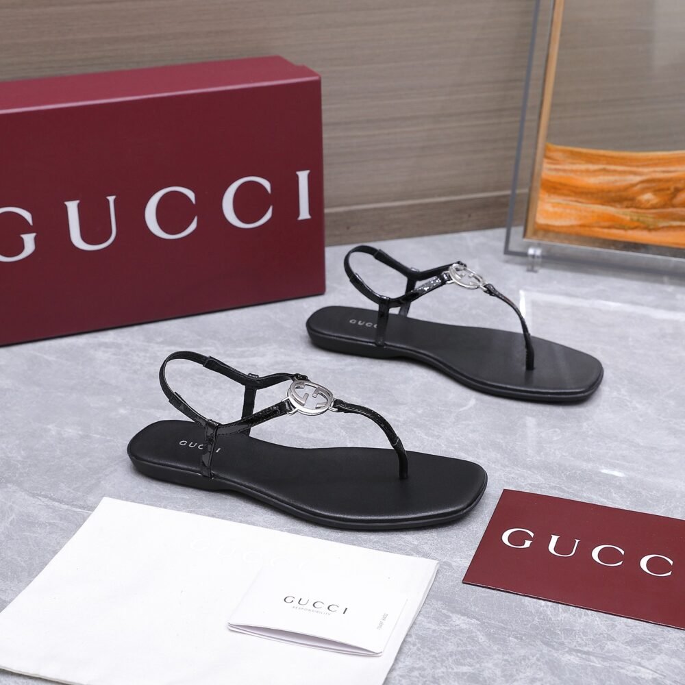 Gucci Women's Thong Sandal With Interlocking G Black 874699 BKO40 1000