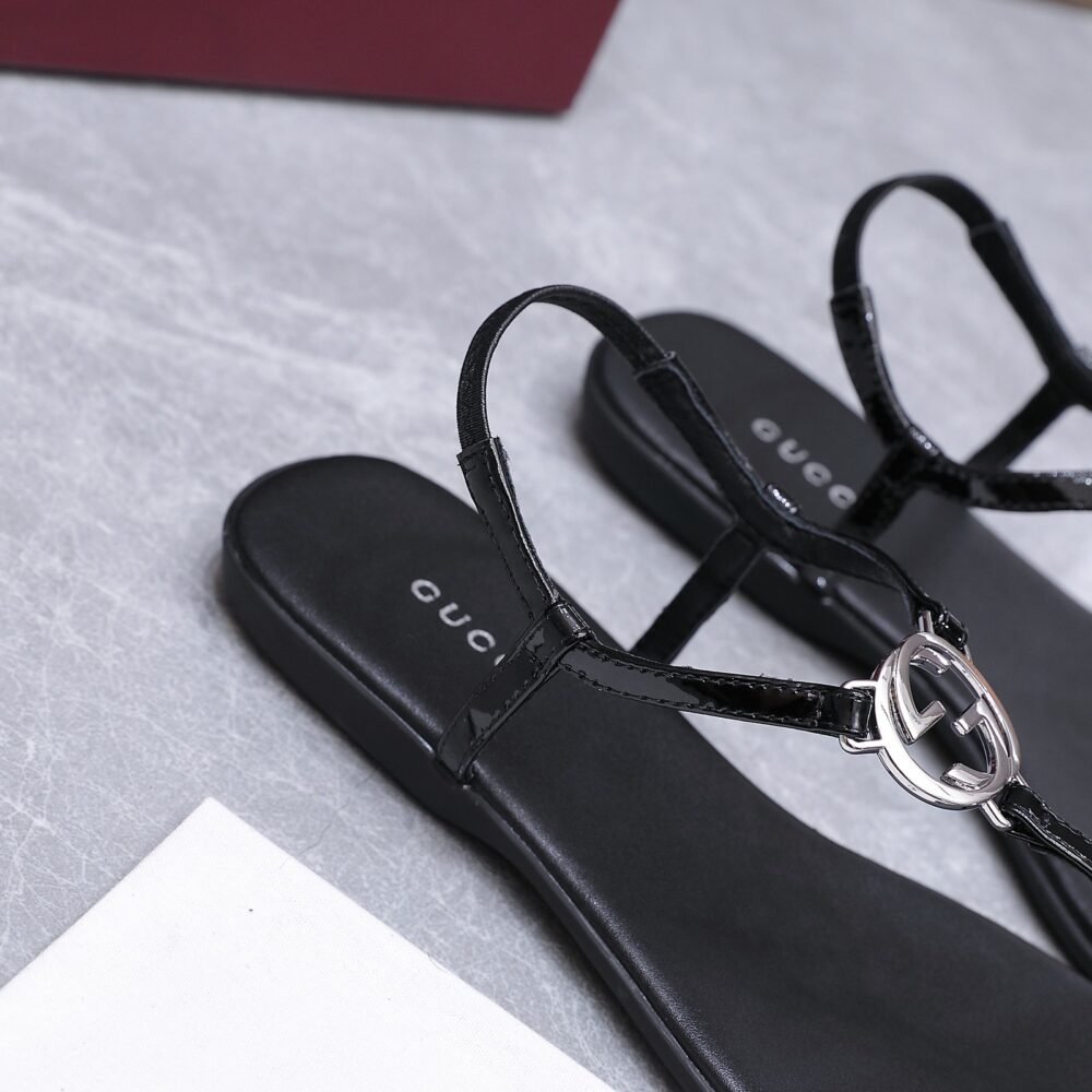 Gucci Women's Thong Sandal With Interlocking G Black 874699 BKO40 1000