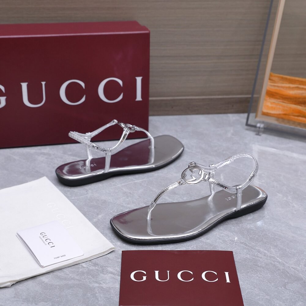 Gucci Women's Thong Sandal With Interlocking G Metallic Silver 874699 AAGNM 8106